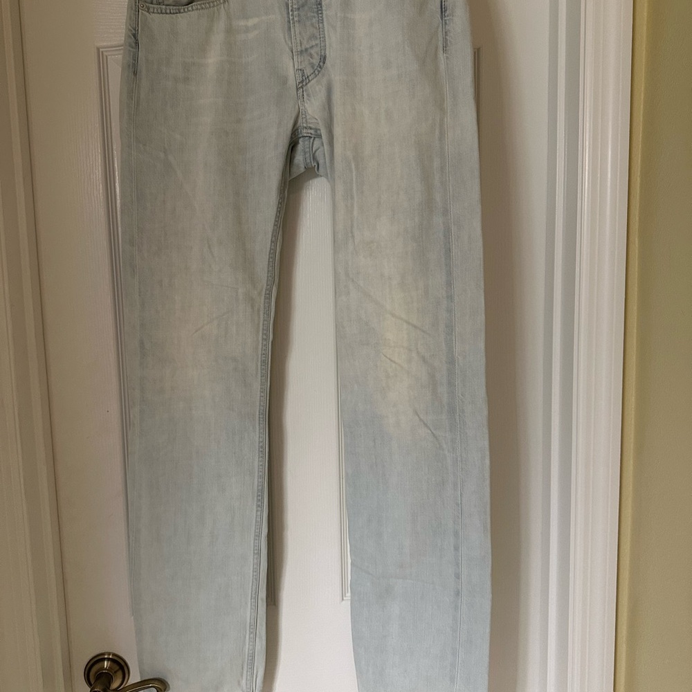 Men's Light Blue Jeans